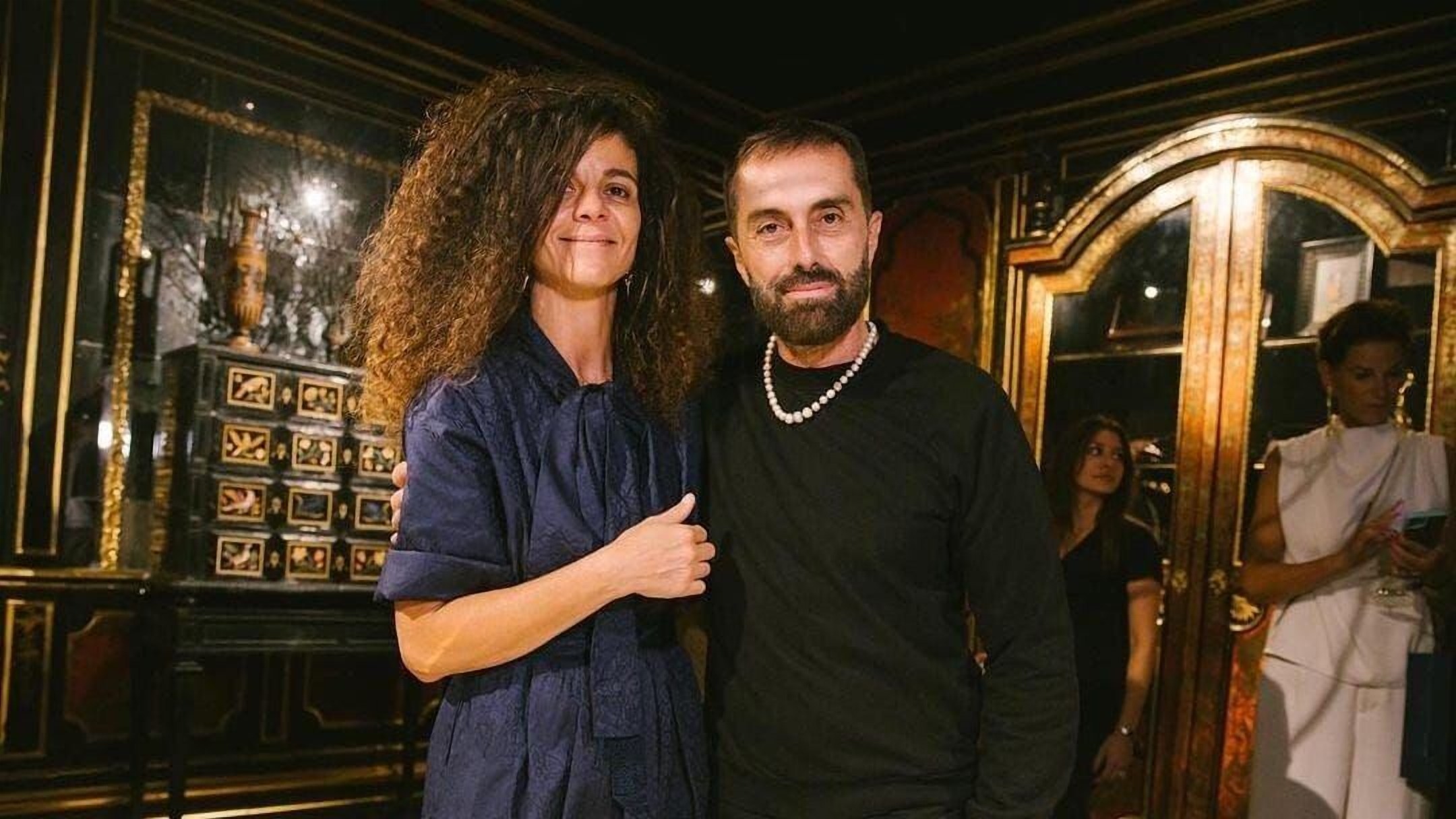 L'Atelier Houria Tazi aux côtés de Giambattista Valli lors du lancement de la collection
