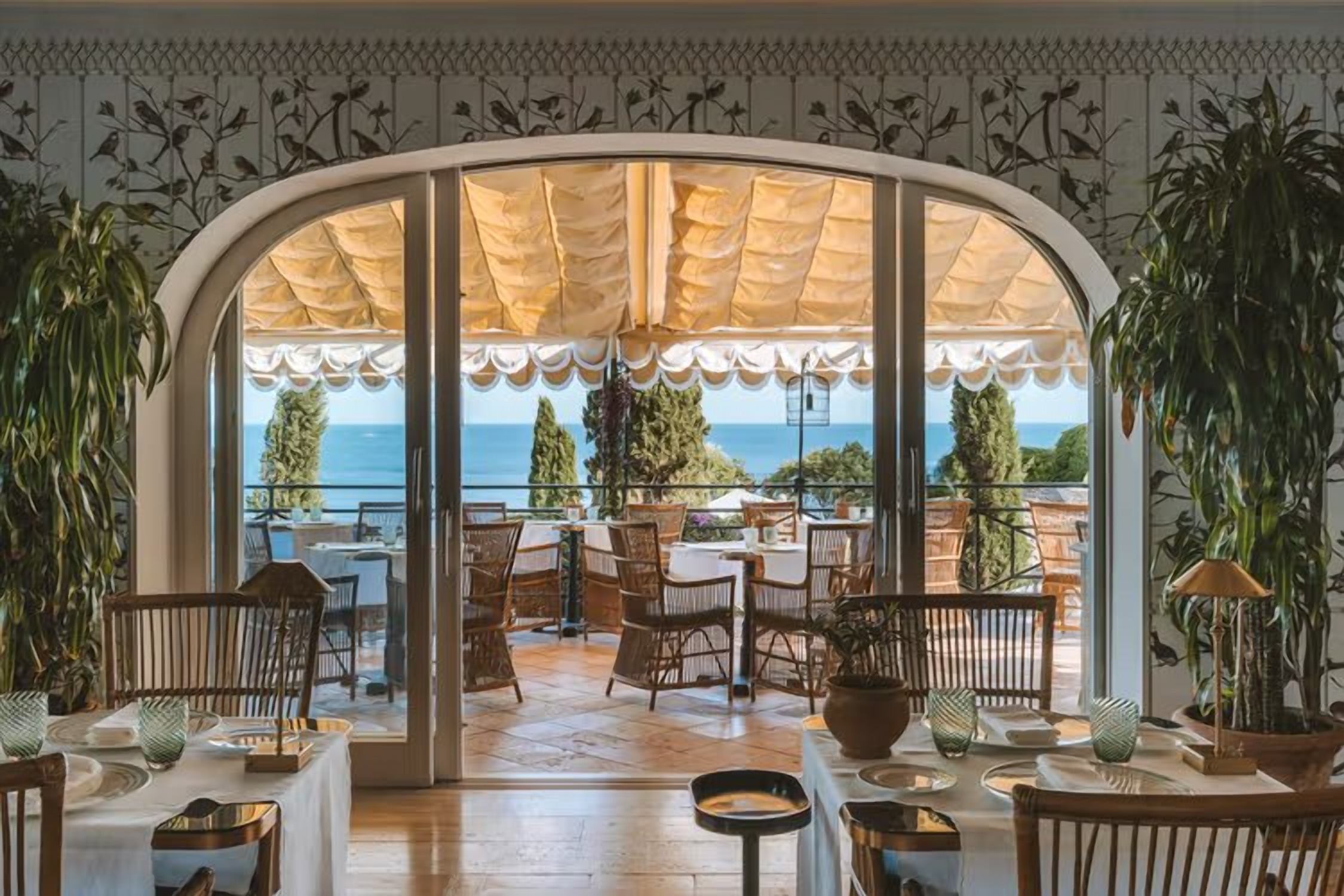 Il Pellicano · Porto Ercole, la terrasse en surplomb de la mer · Photographie fournie